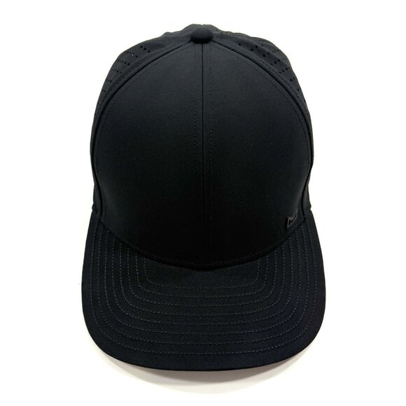 Melin MFLX Hydro Hat Water Repellent Black Performance Fitted Cap Mens 56cm - Picture 1 of 15